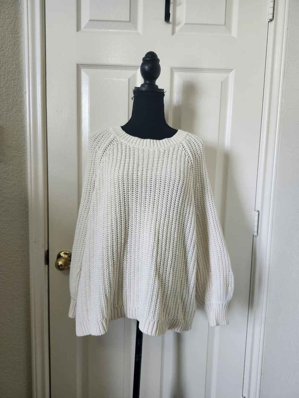 Aerie Crew Cozy Oversized Cream Knit Sweater for Women